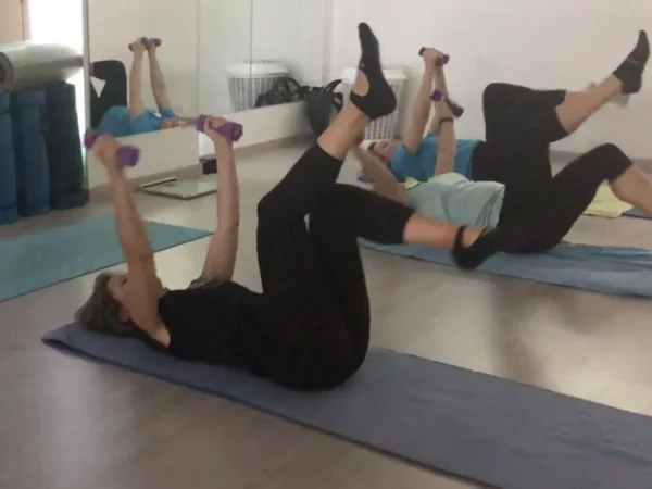 Clase de Pilates en grupo en Bio Ems Alicante