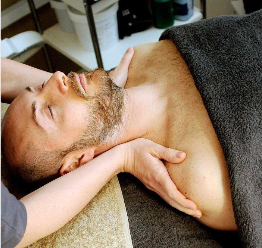 beneficios del masaje durante el verano